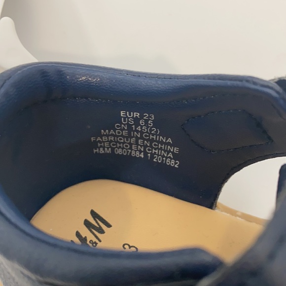 H&M KIDS FAUX LEATHER SANDALS - Picture 7 of 7